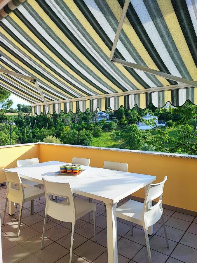 Casa Nadia A Pochi Passi Dal Mare Con Garage, Terrazza E Sala Giochi Apartman Numana Kültér fotó